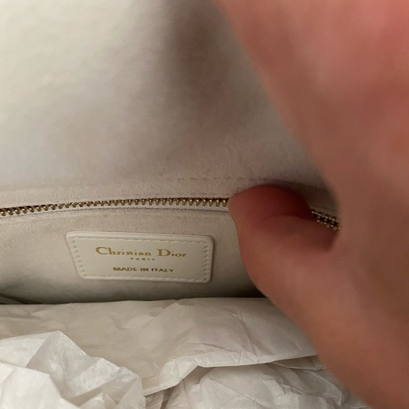 Lady Dior Embroidered runway medium handbag - Picture 5 of 8